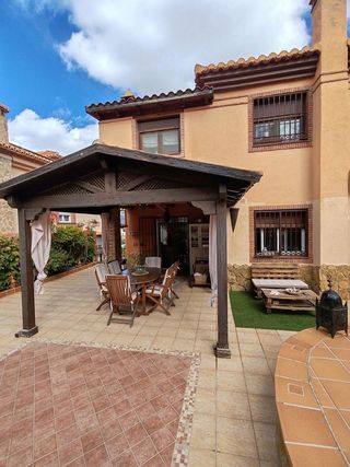 Chalet en venta en Zubia (La)