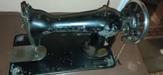 Máquina de coser Singer antigua