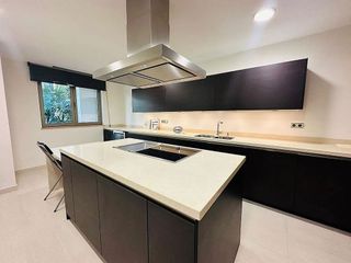 Casa adosada en alquiler en Nagüeles Alto en Marbella