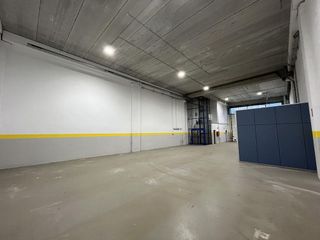 Nave industrial en alquiler en Port en Badalona