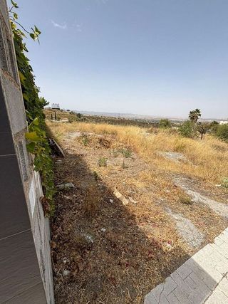 Terreno en venta en Zubia (La)