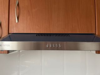 Cocina completa madera y mármol