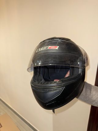 Casco de moto LS2 negro