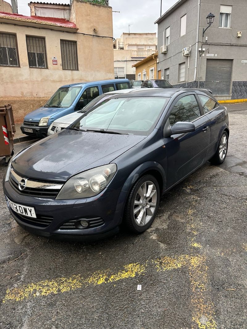 Opel Astra 2006 - foto 1