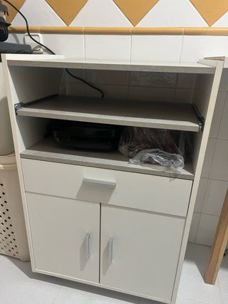 Mueble de cocina blanco y gris