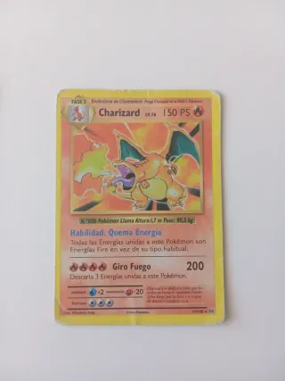 Carta Pokémon Charizard Holo Base negociable