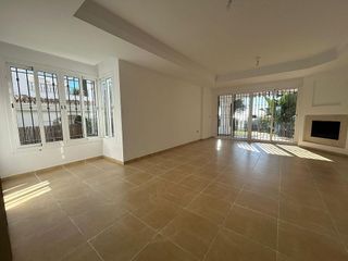 Casa adosada en alquiler en Calahonda en Mijas