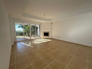 Casa adosada en alquiler en Calahonda en Mijas