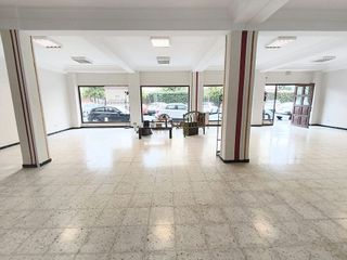 Local comercial en alquiler en Nervión en Sevilla