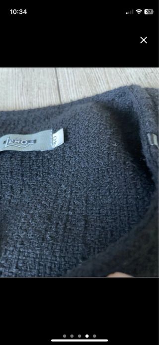 Chaqueta negra y regalo falda