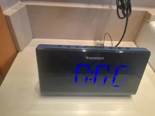 Radio Reloj Multifunción Suntech