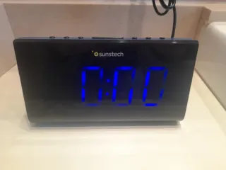 Radio Reloj Multifunción Suntech