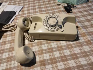Telefono fisso vintage beige