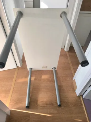 Mesa cristal y metal Ikea