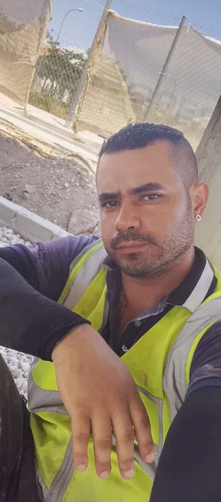 Busco trabajo oficial de obra blanca