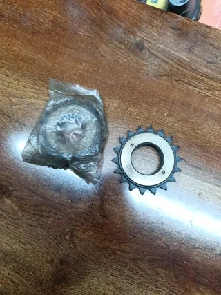 Piñón Orbea 18 dientes bici antigua NOS