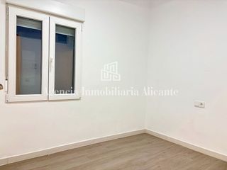 Piso en alquiler en Carolinas Bajas en Alicante