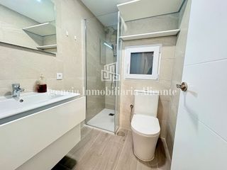 Piso en alquiler en Carolinas Bajas en Alicante