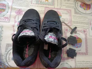 Zapatillas Heelys Negras y Rosas