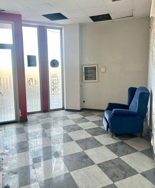 Local comercial en alquiler en Valdefierro en Zaragoza