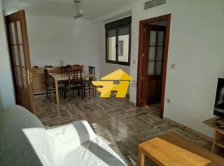 Piso en alquiler en Huerta de la Reina - Trassierra en Córdoba