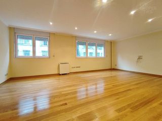 Piso en alquiler en Ensanche - Sar en Santiago de Compostela