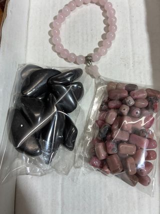 Set di minerali: bracciale e pietre
