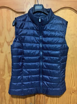 Chaleco plateado acolchado