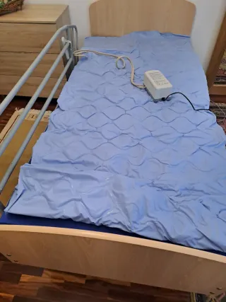 Cama articulada médica