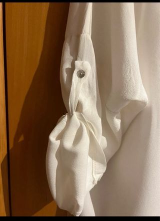 Camisa blanca con plumas talla única