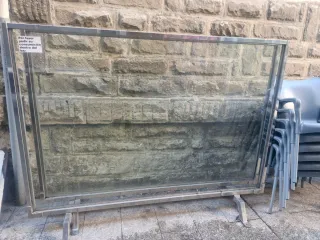 Mamparas de vidrio y acero