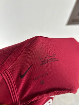 Camiseta Polo Nike Roja y Dorada