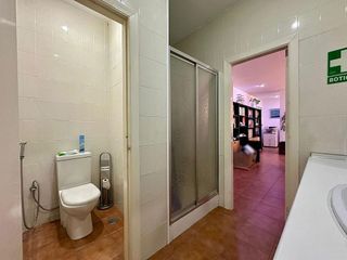 Local comercial en alquiler en Playa de la Fontanilla en Marbella