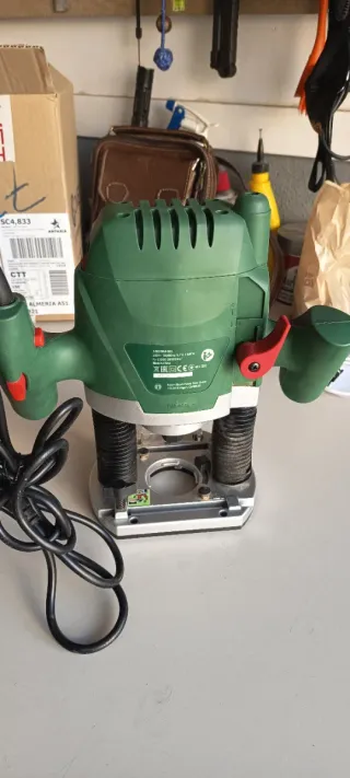 Fresadora Bosch POF 1200 AE