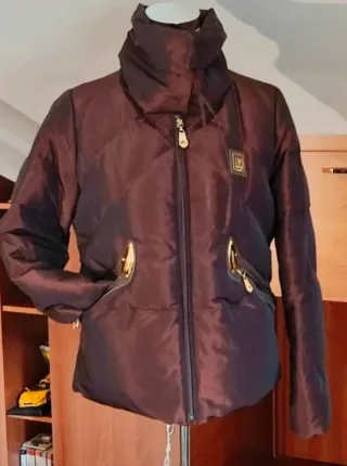 Giubbotto donna piuma d'oca bordeaux.