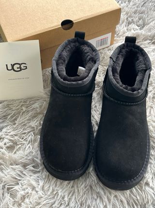 Zapatilla UGG Negra Talla 39