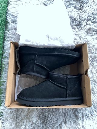 Zapatilla UGG Negra Talla 39