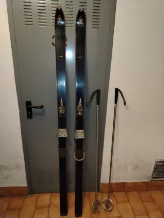 Esquís vintage Attenhofer para decoración