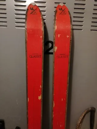 Esquís vintage Attenhofer para decoración