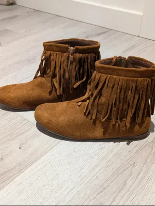Botines marrones con flecos