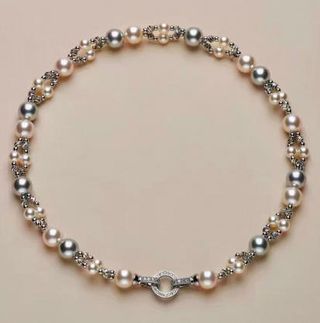 Collar de perlas y plata