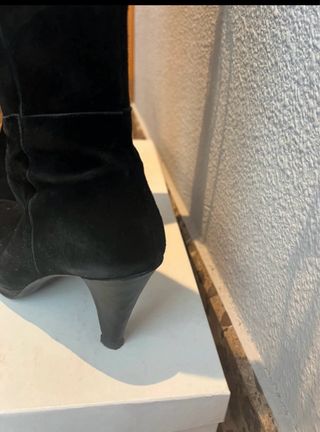 Botas altas de piel negras