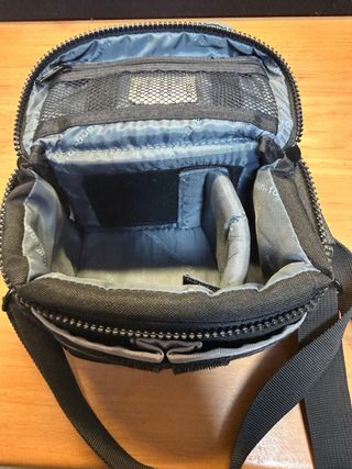 Cámara Olympus SP-510UZ 7.1 MP con funda