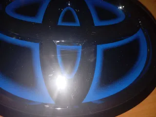 Emblema Toyota Corolla E21 Paragolpes Delantero