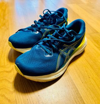 ASICS GEL-Kayano 30 Talla 42 Azul Marino y Amarill