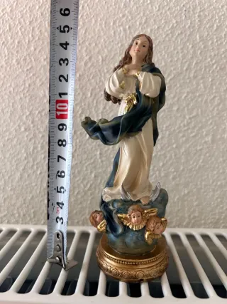 Figura Virgen María con ángeles