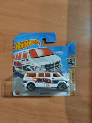 Hot Wheels Dodge Van 55
