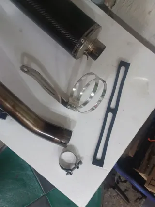 Escape LeoVince SBK Carbono