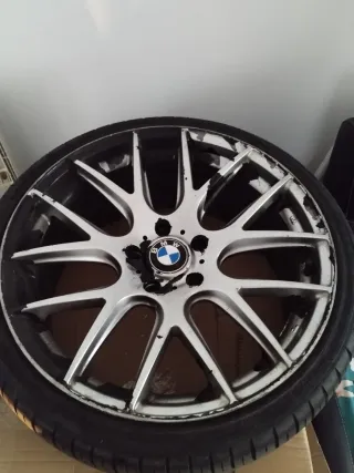 Llantas BMW 19" 2 para restaurar 2 fisuradas