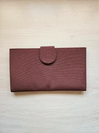 Billetera estilo cuero marrón